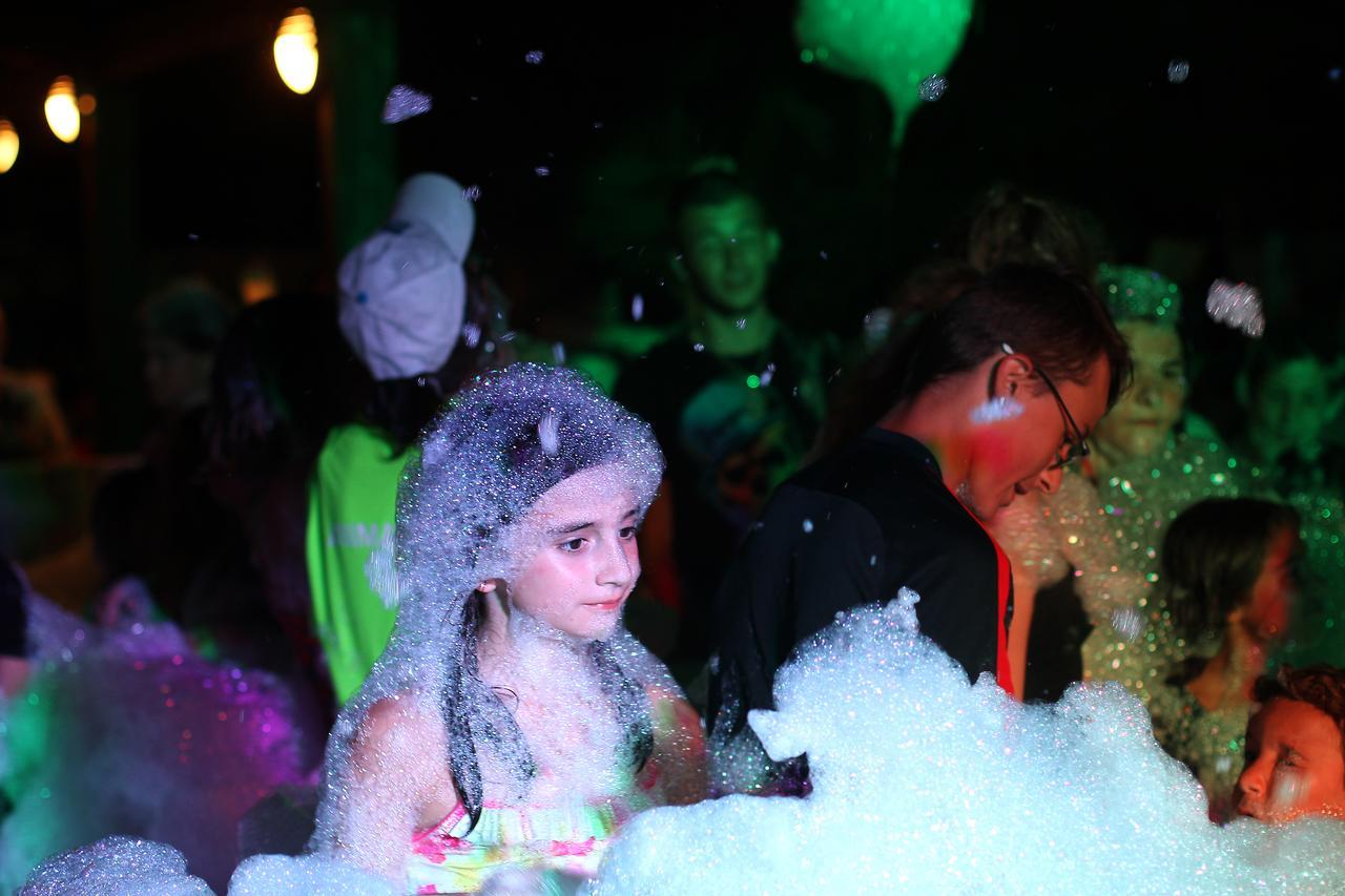 Camping Resort Les Champs Blancs アグド エクステリア 写真